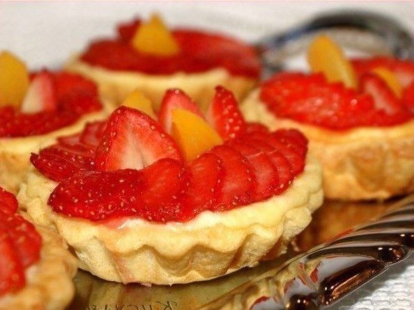 Корзиночки с творожной начинкой и креветками — праздничная закуска за 20 минут