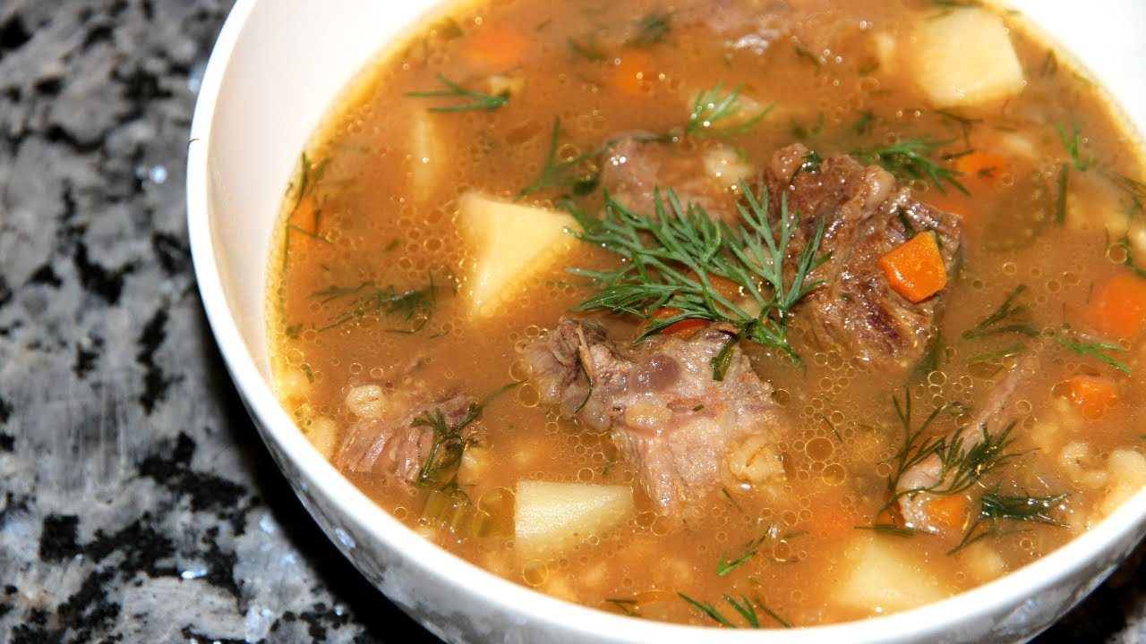 Рассольник с перловкой и солёными огурцами