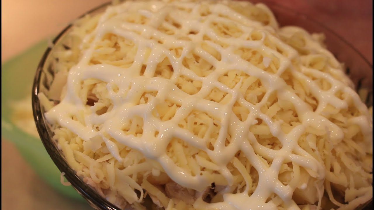 Салат с ананасами и курицей — быстрый, на 4 порции