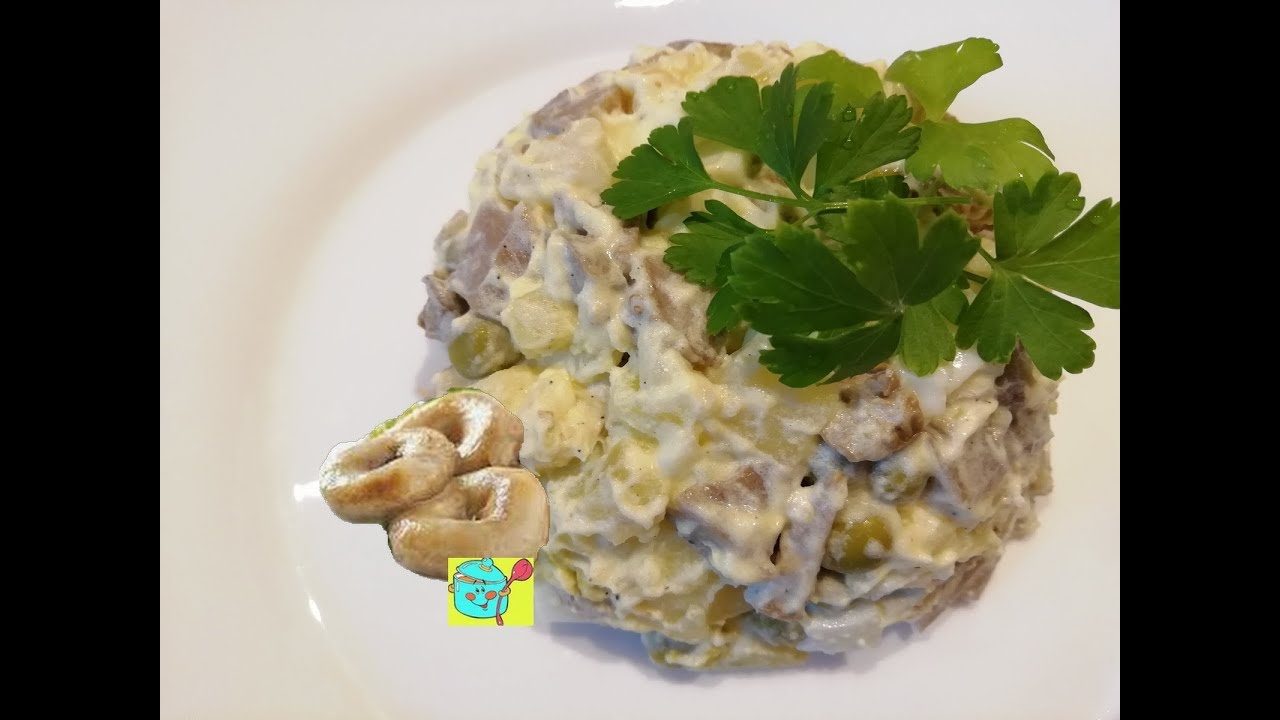Салат с груздями и курицей