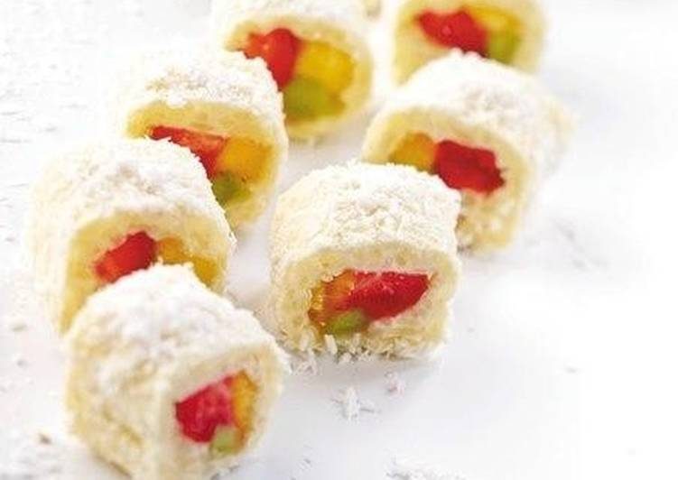 Сладкие роллы с бананом и абрикосами